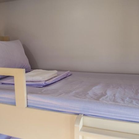 Titan Condo At Studio City Tower 1 Alabang Маніла Екстер'єр фото