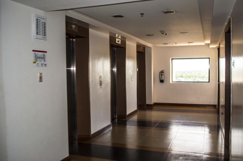 Titan Condo At Studio City Tower 1 Alabang Маніла Екстер'єр фото